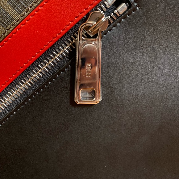 Fendi Men’s medium messenger bag, Zucca, Textured Leather - Picture 5 of 14